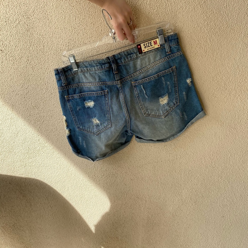 Shorts - Picture 2 of 4